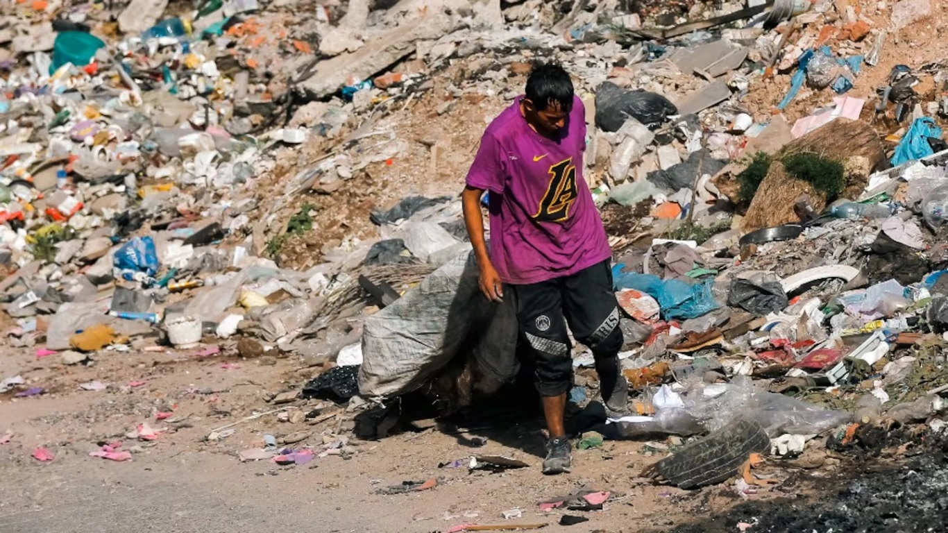 La pobreza cayó al 27,5% en el tercer trimestre de 2025, indicó un informe del Gobierno