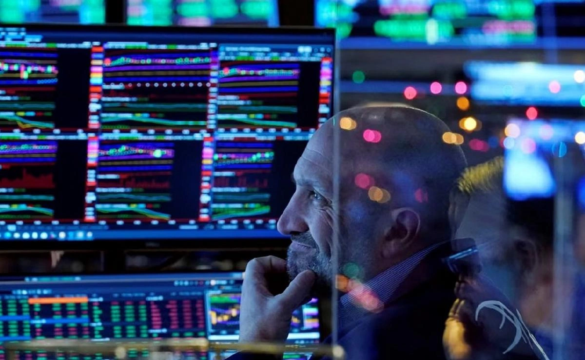 Caen 10% las acciones argentinas, sube el riesgo país y se dispara el petróleo