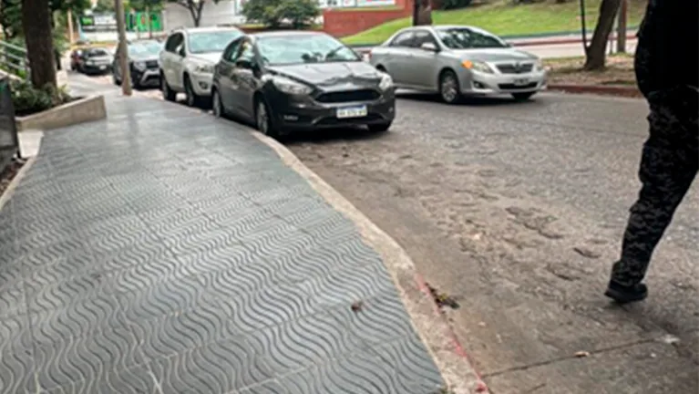 Vino a Córdoba a visitar a su hija y le robaron la camioneta: “Quedamos tirados”