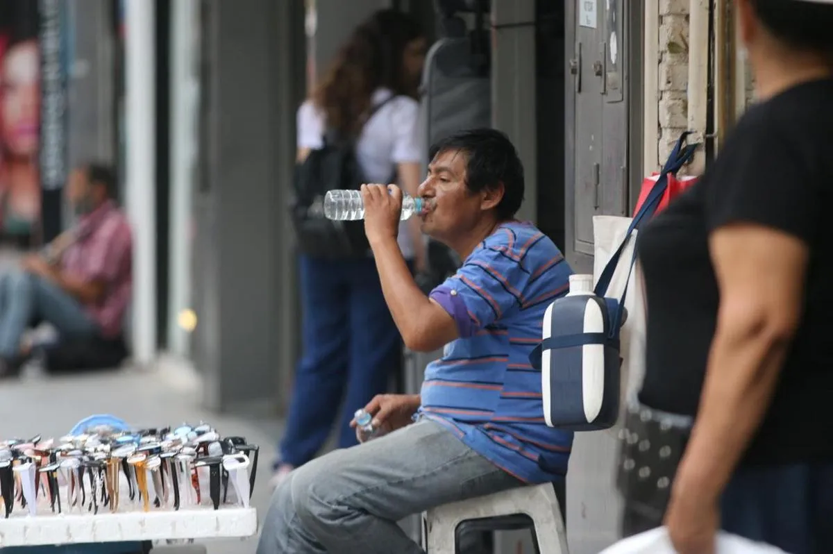 Alerta roja: ola de calor abrasadora con picos de 43 °C en Argentina