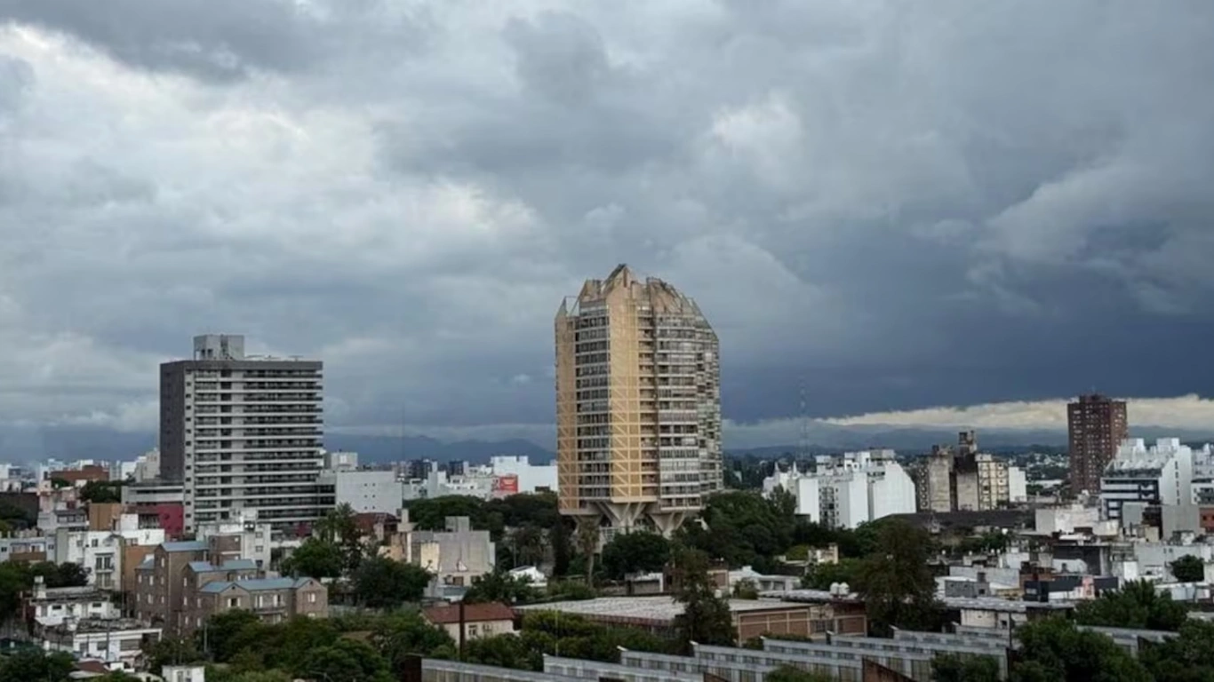 Vuelven las tormentas: desde cuándo llueve en Córdoba y cómo seguirá el finde