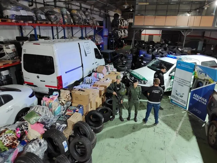 Desbaratan una red que vendía neumáticos de contrabando en Córdoba