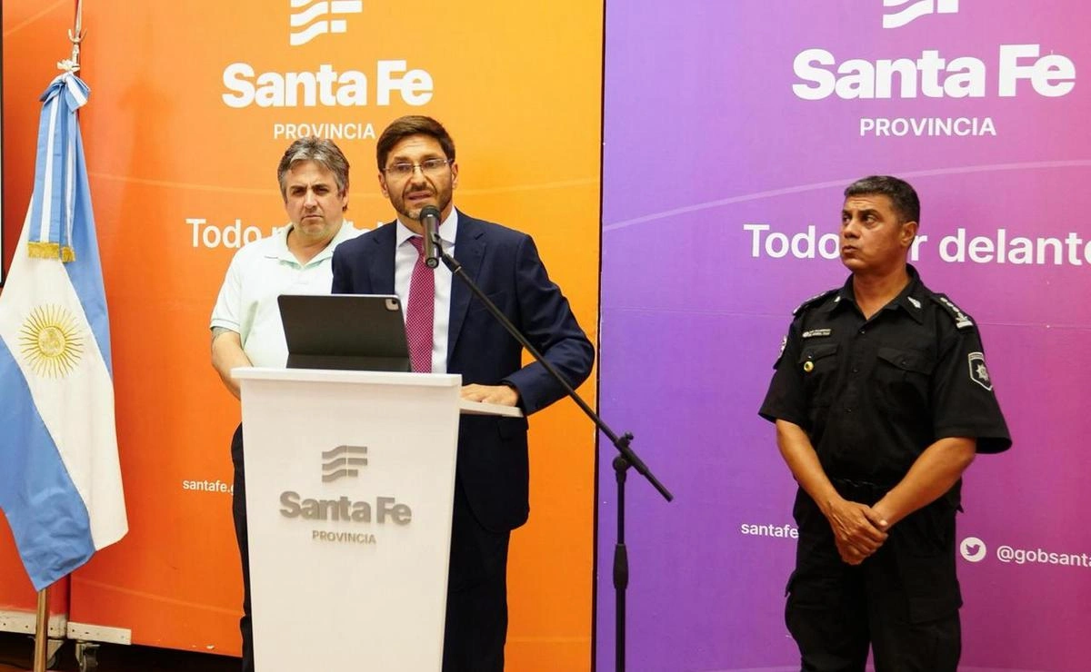 Pullaro anunció aumentos para la Policía de Santa Fe: "El reclamo fue genuino"
