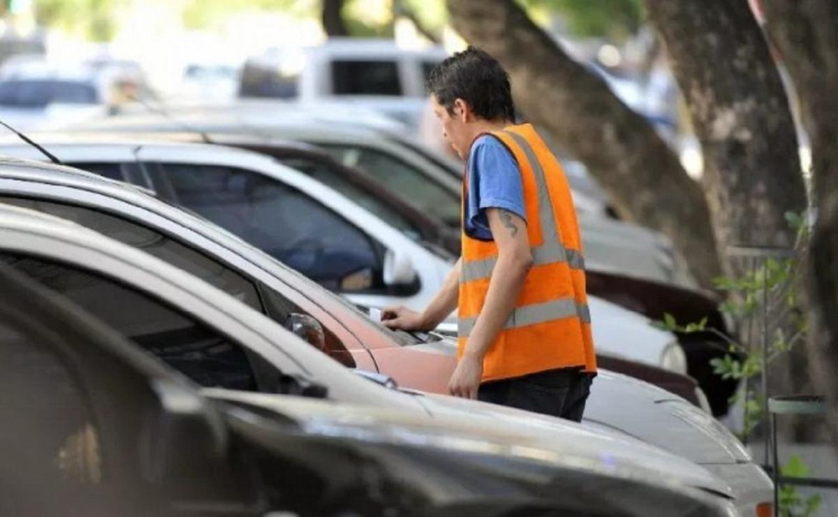 Fin de los "naranjitas": Córdoba aprobó cambios en el estacionamiento controlado