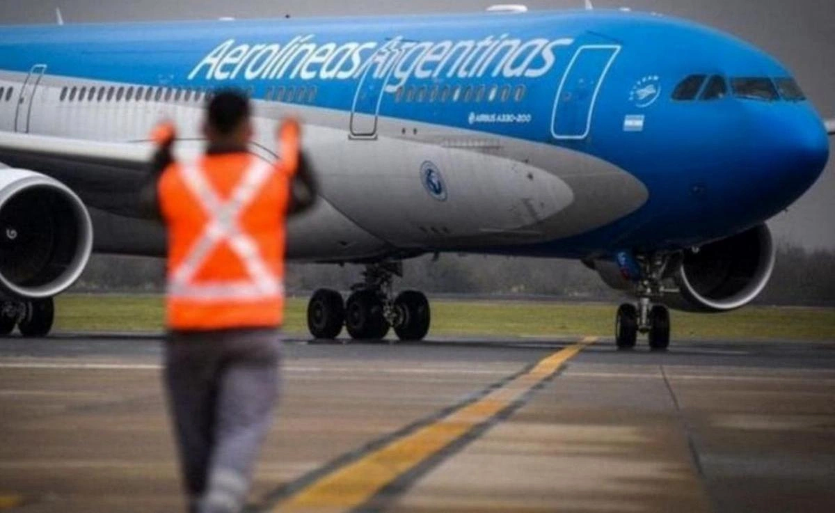 Aerolíneas canceló 255 vuelos y la medida afectará a 31.000 usuarios
