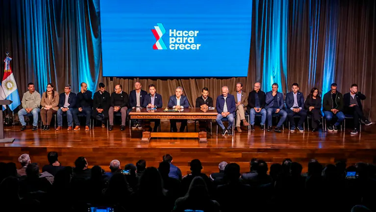 Llaryora e intendentes rechazaron la quita de subsidios al gas en Córdoba: “Golpe directo a 600 mil