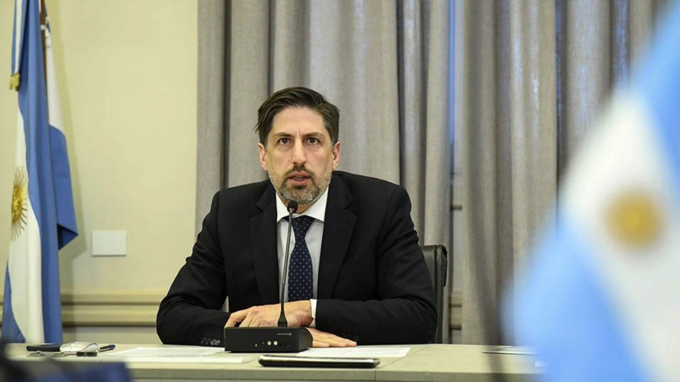 Trotta advirtió que la reforma laboral “legaliza la precarización”