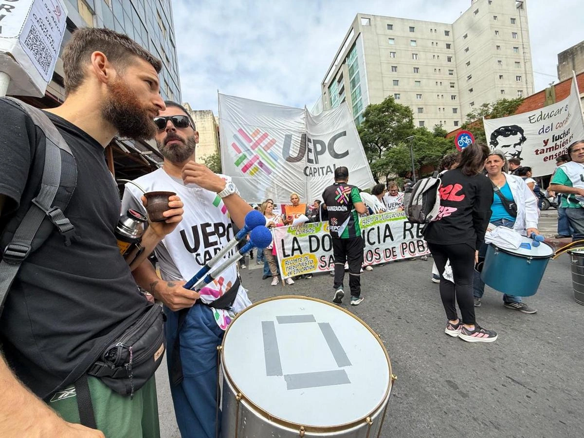 Llaryora mejora la oferta para tratar que la asamblea de la UEPC la apruebe