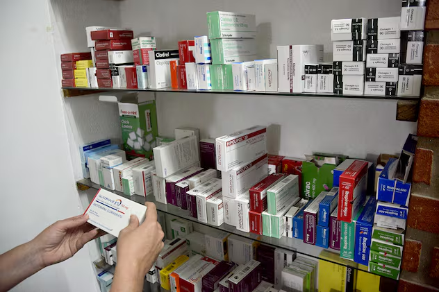 Crisis en farmacias cordobesas: denuncian deuda millonaria del PAMI