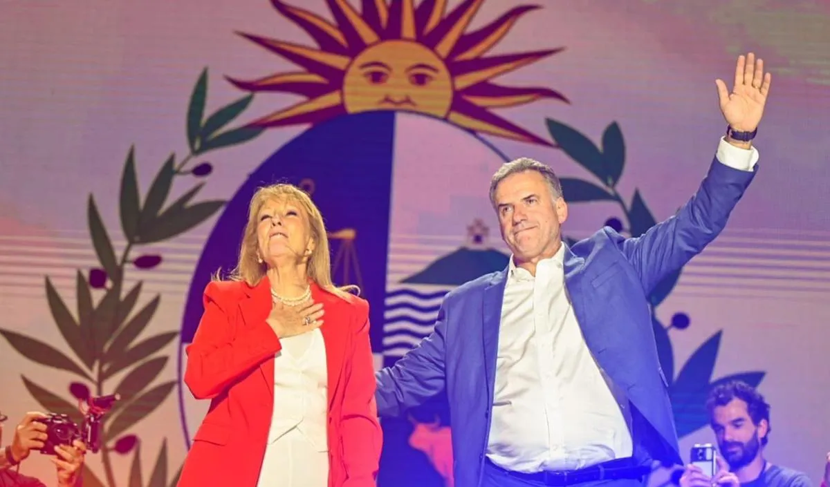 Uruguay gira a la izquierda: Orsi ganó el balotaje y será el nuevo presidente