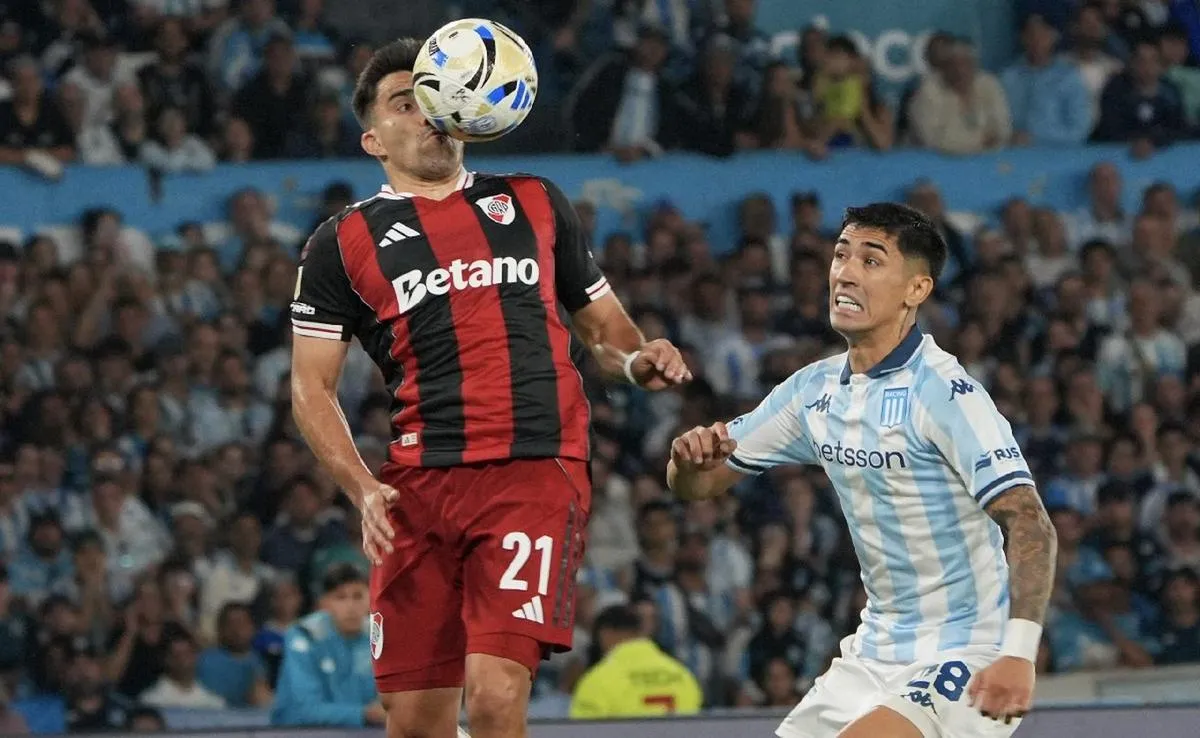 Racing eliminó 3-2 a River en un partidazo y se clasificó a los cuartos de final
