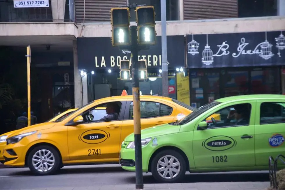 Taxistas advierten que la nueva ordenanza no alcanza y reclaman más controles al transporte ilegal