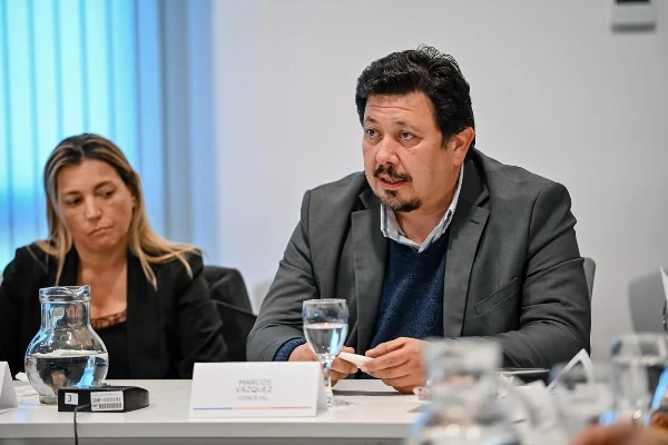 Marcos Vázquez cuestionó a Bornoroni y defendió la regulación del transporte en Córdoba