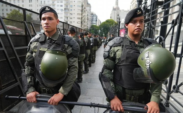 El Gobierno enviará gendarmes a la embajada argentina en Caracas