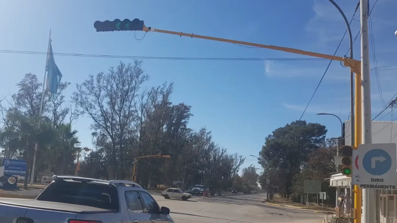 FUNCIONAMIENTO DE SEMÁFOROS INTELIGENTES EN RÍO TERCERO